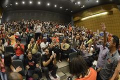 Professores decidem pelo fim da ocupação da ALESP - 16/04